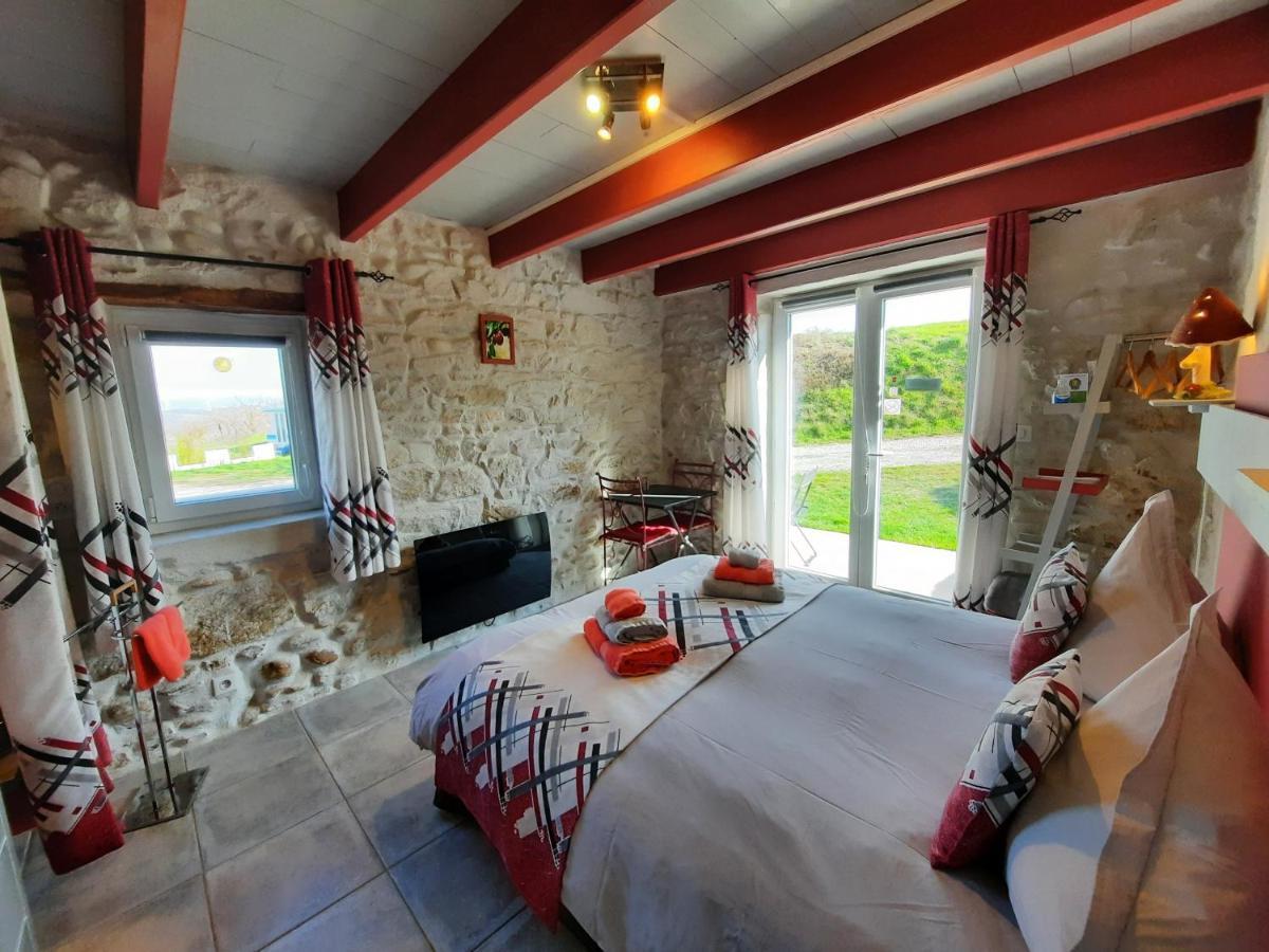 Bed and Breakfast L'Echappee Tremoussante Saint-Barthelemy-de-Vals Екстер'єр фото