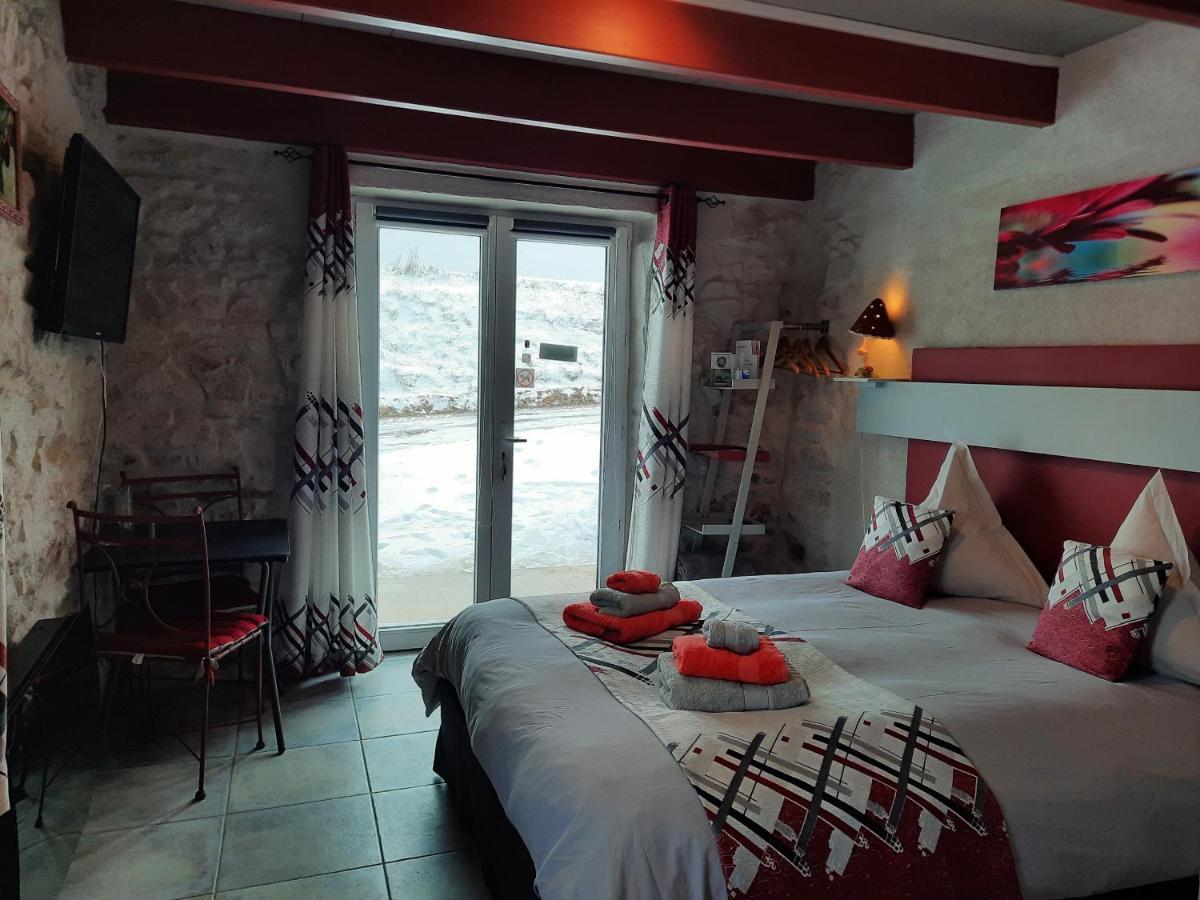 Bed and Breakfast L'Echappee Tremoussante Saint-Barthelemy-de-Vals Екстер'єр фото