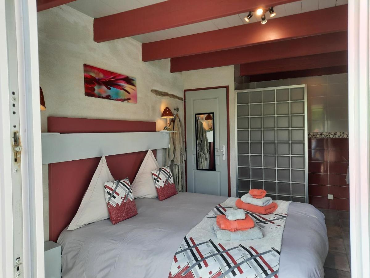 Bed and Breakfast L'Echappee Tremoussante Saint-Barthelemy-de-Vals Екстер'єр фото