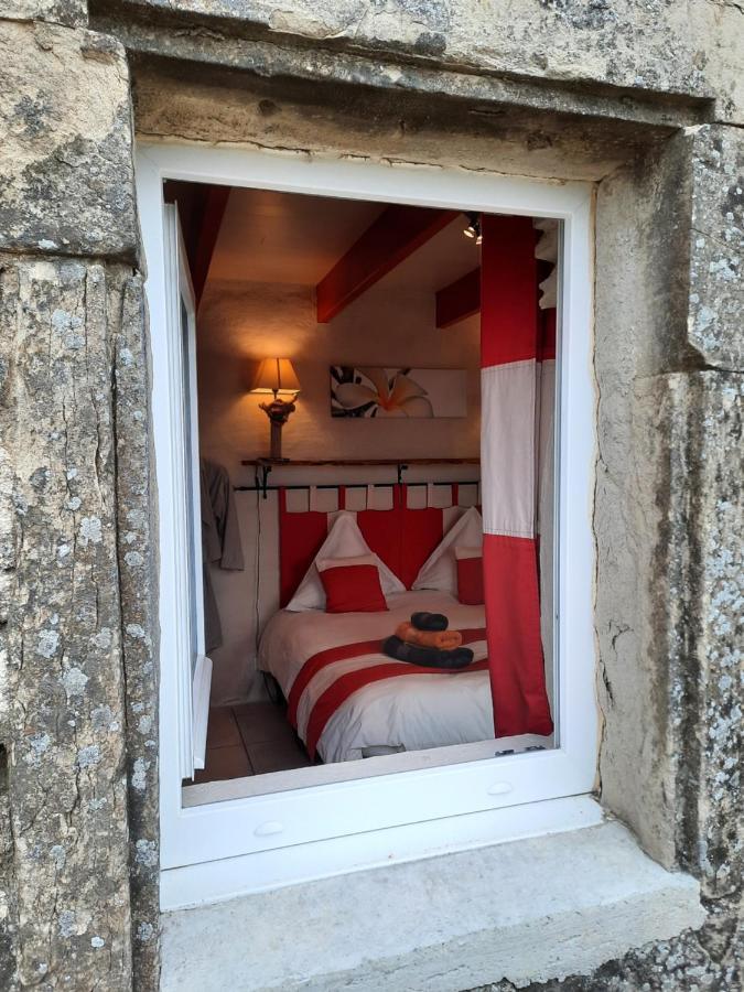 Bed and Breakfast L'Echappee Tremoussante Saint-Barthelemy-de-Vals Екстер'єр фото