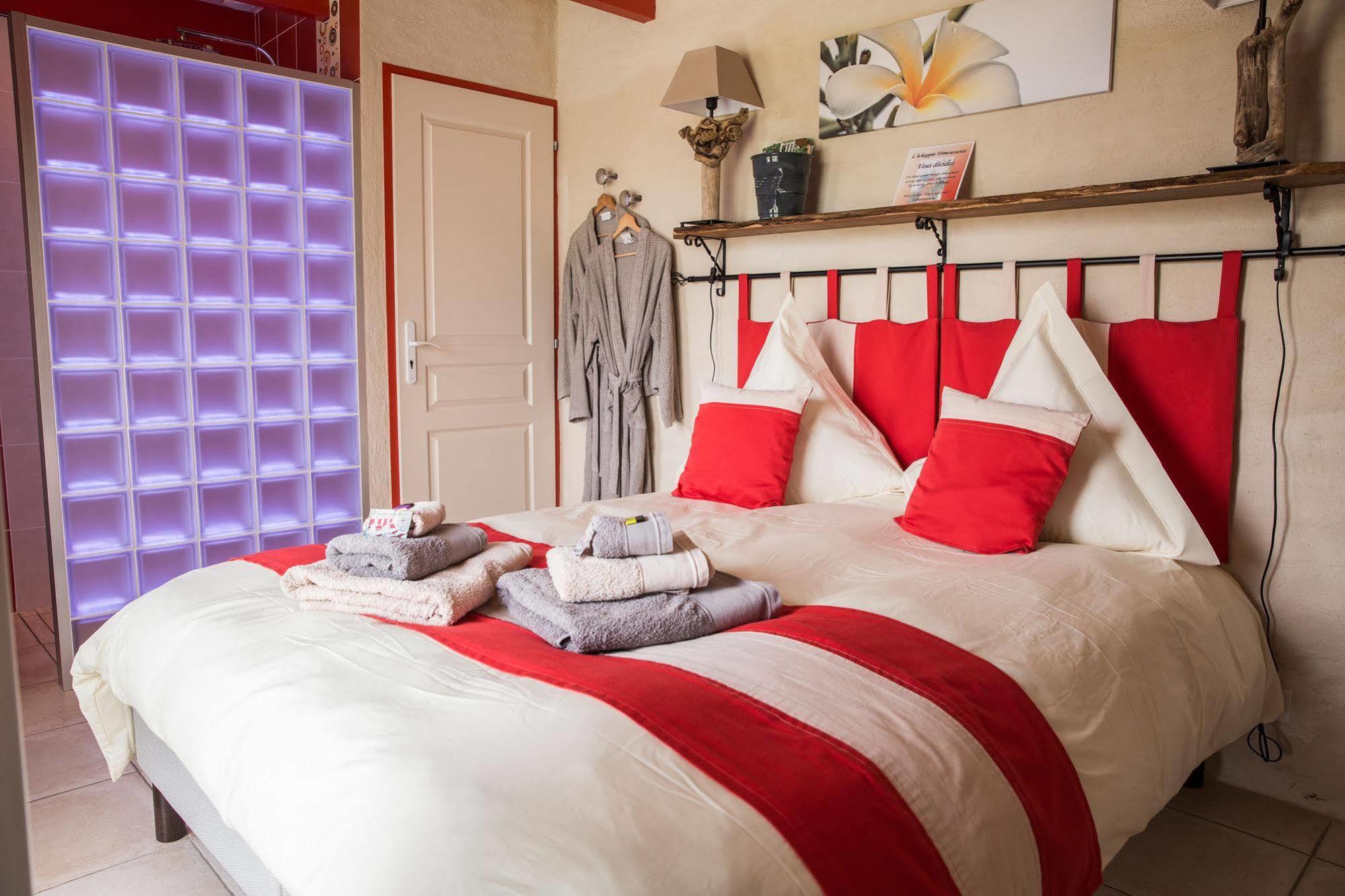 Bed and Breakfast L'Echappee Tremoussante Saint-Barthelemy-de-Vals Екстер'єр фото